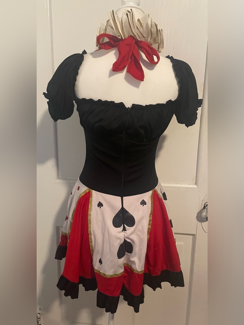 Leg Avenue Black and Red Queen of Hearts costume - Picture 4 of 5